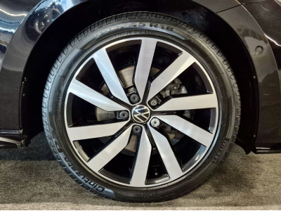 Volkswagen Touran 2.0 TDI 150 DSG 3X R-LINE 7 SITZE LED NAVI