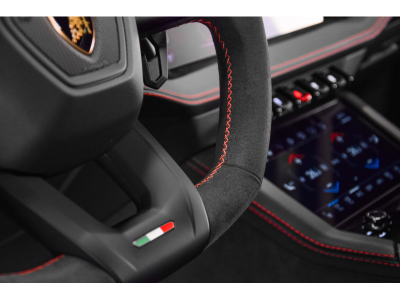 Lamborghini Urus SE - MATTE VERDE GEA - AD PERSONAM