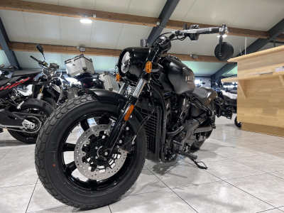 Indian Scout Bobber Ltd + Tech Black Smoke