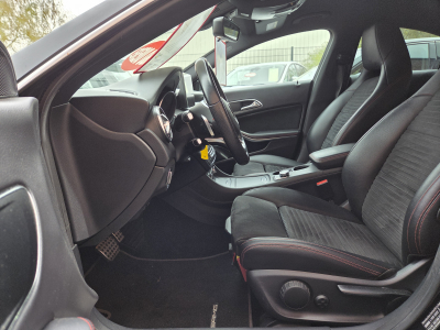 Mercedes-Benz CLA 200 D 7G-DCT COUPE AMG-LINE