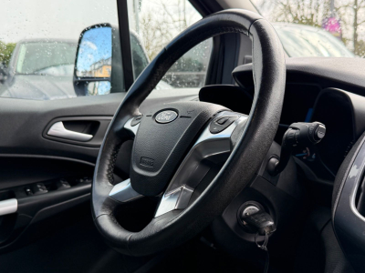 Ford Grand Tourneo Connect Titanium/Pano/7xsit/kamera