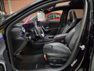 Mercedes-Benz A 250 AMG-LINE 7G-DCT