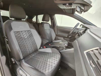 Volkswagen Taigo 1.0 TSI DSG R-LINE CARPLAY CAMERA LED GPS