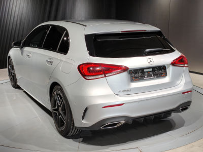 Mercedes-Benz A 200 A200 8G-DCT PACK AMG GPS CARPLAY LUMIERE AMBIANCE