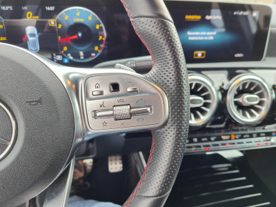 Mercedes-Benz A 200 A200 8G-DCT PACK AMG GPS CARPLAY LUMIERE AMBIANCE