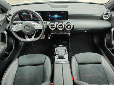 Mercedes-Benz A 200 A200 8G-DCT PACK AMG GPS CARPLAY LUMIERE AMBIANCE