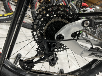 Fantic XMF 1.7 720Wh,M  29''-27,5'', freins 4 pistons, 90 Nm