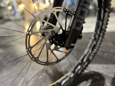 Fantic XMF 1.7 720Wh, M 29''-27,5'', freins 4 pistons, 90 Nm