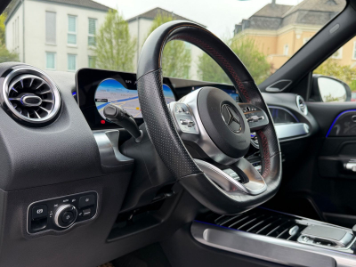 Mercedes-Benz GLB 250 4Matic AMG Line / Panoramaschiebedach /