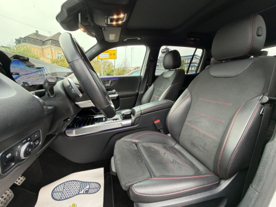 Mercedes-Benz GLB 250 4Matic AMG Line / Panoramaschiebedach /