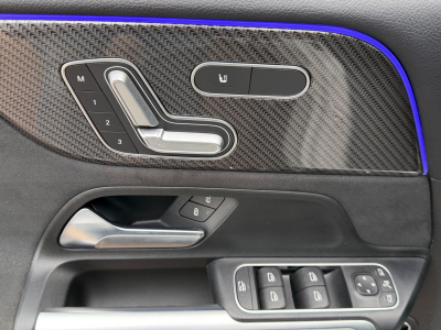 Mercedes-Benz GLB 250 4Matic AMG Line / Panoramaschiebedach /