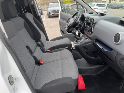 Peugeot Partner 1.6 Blue Hdi 100cv 3 places Clim Tempomat PDC 18.000km!