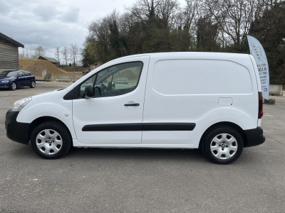 Peugeot Partner 1.6 Blue Hdi 100cv 3 places Clim Tempomat PDC 18.000km!