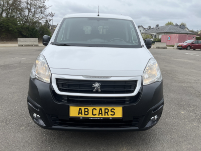 Peugeot Partner 1.6 Blue Hdi 100cv 3 places Clim Tempomat PDC 18.000km!