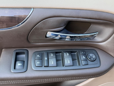 Lancia Voyager Gold/SD/7xSitzer/LEDER/DVD/KAMERA/VOLL