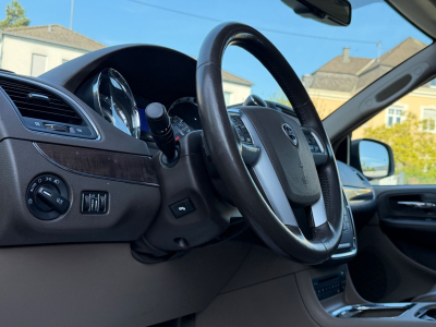 Lancia Voyager Gold/SD/7xSitzer/LEDER/DVD/KAMERA/VOLL