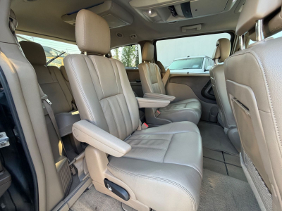 Lancia Voyager Gold/SD/7xSitzer/LEDER/DVD/KAMERA/VOLL