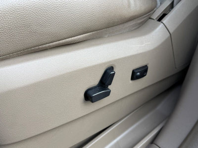 Lancia Voyager Gold/SD/7xSitzer/LEDER/DVD/KAMERA/VOLL