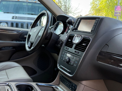 Lancia Voyager Gold/SD/7xSitzer/LEDER/DVD/KAMERA/VOLL