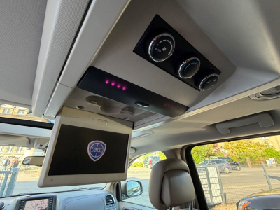 Lancia Voyager Gold/SD/7xSitzer/LEDER/DVD/KAMERA/VOLL