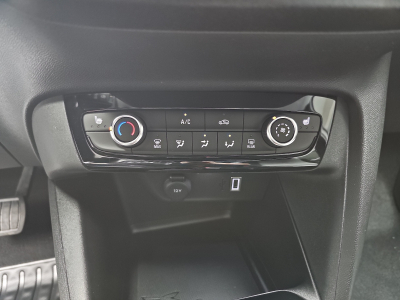 Opel Corsa 1.2 TURBO 101 Edition