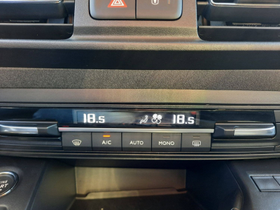 Peugeot Rifter AT 130 N1/NAVY/Kamera