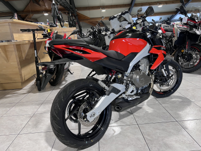 Aprilia Tuono 457 