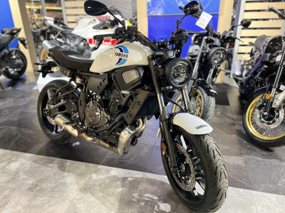 Yamaha XSR 700 rabaissée 50 mm