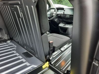 Peugeot Partner L1H1 AT 130 3 Sitzer/Klimaauto/Kamera