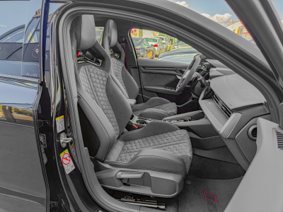 Audi RS3 Sportback 2.5 TFSI quattro/Pano/CARBON19/360°/SONOS/SCHALE S/MATRIX