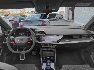 Audi RS3 Sportback 2.5 TFSI quattro/Pano/CARBON19/360°/SONOS/SCHALE S/MATRIX