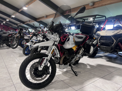 Moto Guzzi V 85 TT Evocative Jaune