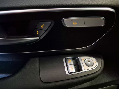 Mercedes-Benz V 250 D AMG LINE 7 SITZE CUIR NAVI 1 HAND