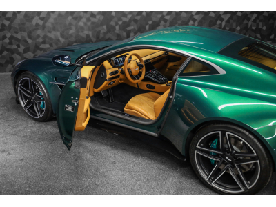 Aston Martin Vantage 4.0 V8 Coupé - Malachite Green