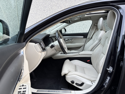 Volvo V90 Cross Country Pro AWD/PANO/19/360/HUP.D/VOLL