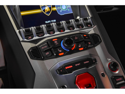 Lamborghini Aventador LP 700-4 - ARANCIO ATLAS