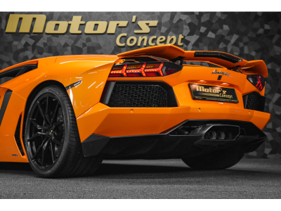Lamborghini Aventador LP 700-4 - ARANCIO ATLAS