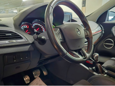 Renault Megane GRANDTOUR GT 220 LIMITED EDITION N°102 BOSE CUIR NAVI