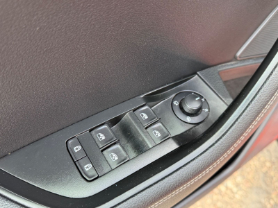 Skoda Superb Combi Scout 4x4 190PS/