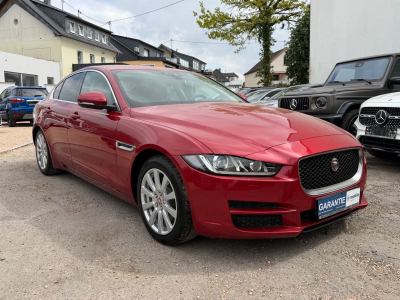Jaguar XE 20d 180PS Automatik/1.Hand/Scheckheft/Leder/