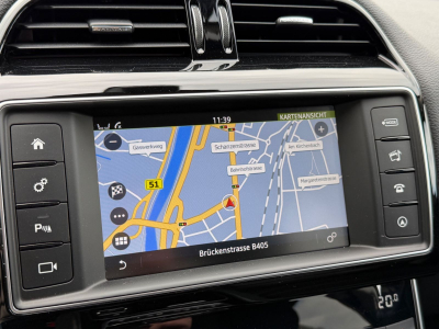 Jaguar XE 20d 180PS Automatik/1.Hand/Scheckheft/Leder/