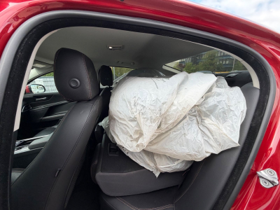 Jaguar XE 20d 180PS Automatik/1.Hand/Scheckheft/Leder/