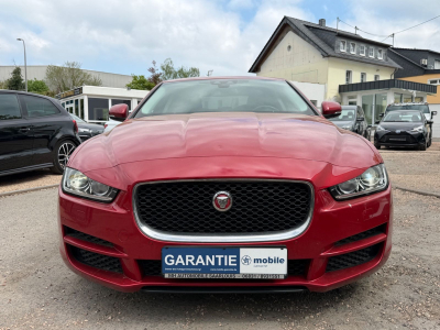 Jaguar XE 20d 180PS Automatik/1.Hand/Scheckheft/Leder/
