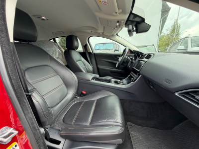 Jaguar XE 20d 180PS Automatik/1.Hand/Scheckheft/Leder/