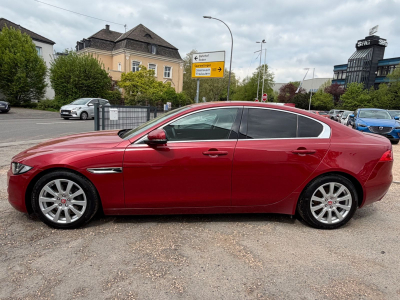 Jaguar XE 20d 180PS Automatik/1.Hand/Scheckheft/Leder/