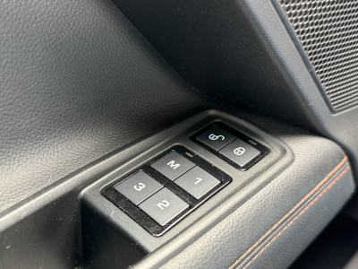 Jaguar XE 20d 180PS Automatik/1.Hand/Scheckheft/Leder/