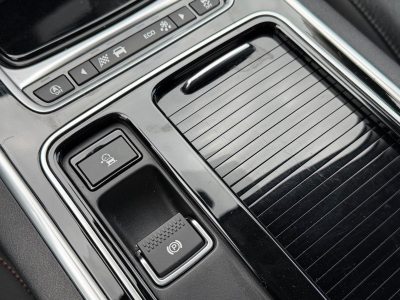 Jaguar XE 20d 180PS Automatik/1.Hand/Scheckheft/Leder/