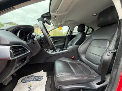 Jaguar XE 20d 180PS Automatik/1.Hand/Scheckheft/Leder/