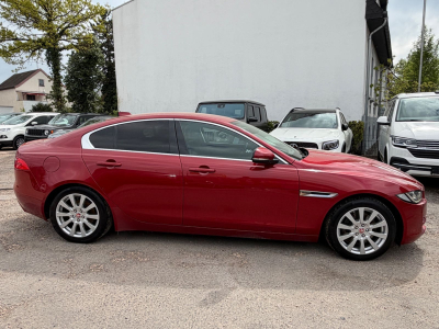 Jaguar XE 20d 180PS Automatik/1.Hand/Scheckheft/Leder/
