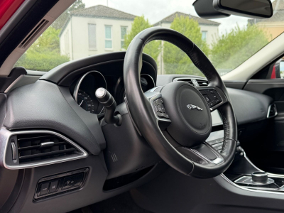 Jaguar XE 20d 180PS Automatik/1.Hand/Scheckheft/Leder/